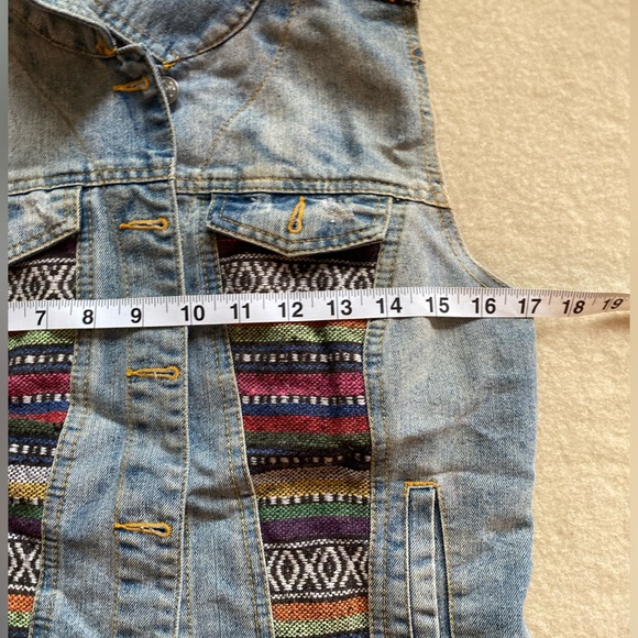 Bongo Distressed Jean Vest - Picture 5 of 6